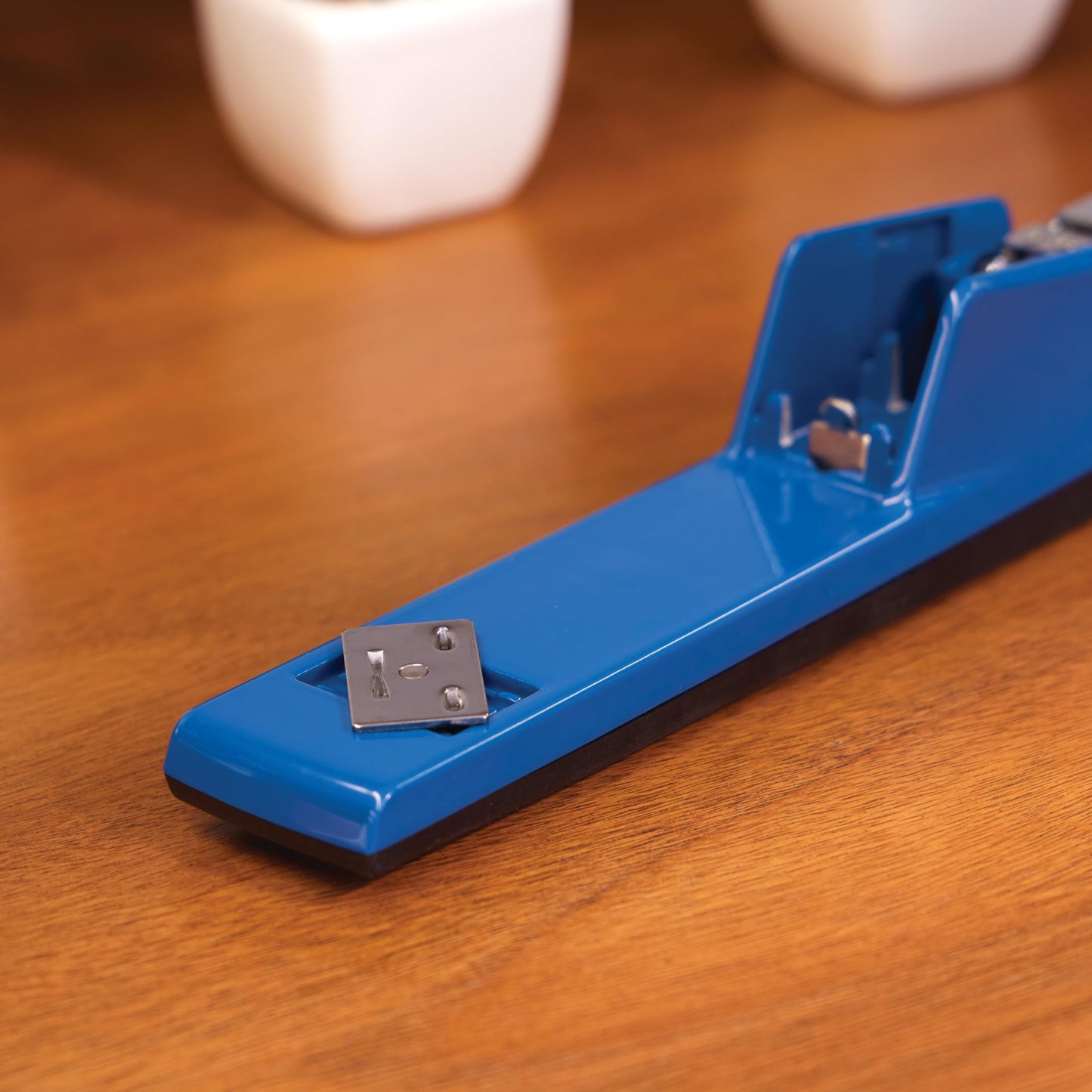 Swingline 747 Classic Desk Stapler, 20 Sheet Capacity, Royal Blue (S7074724)