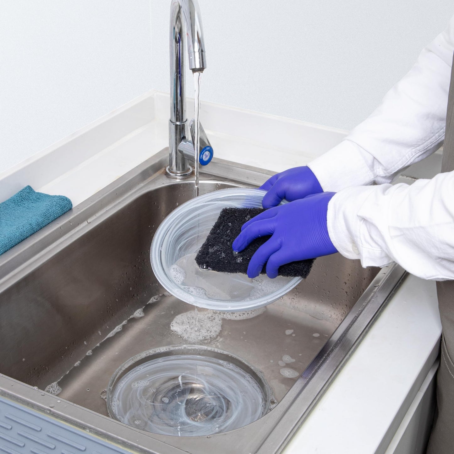 Restaurantware-RW Clean 6 Inch x 3.5 Inch Scouring Pads, 10 Multi Purpose Scrub Pads - Non Abrasive, Heavy Duty, Black Nylon Scrub Pads for Cleaning, for Cleaning Or Scrubbing,