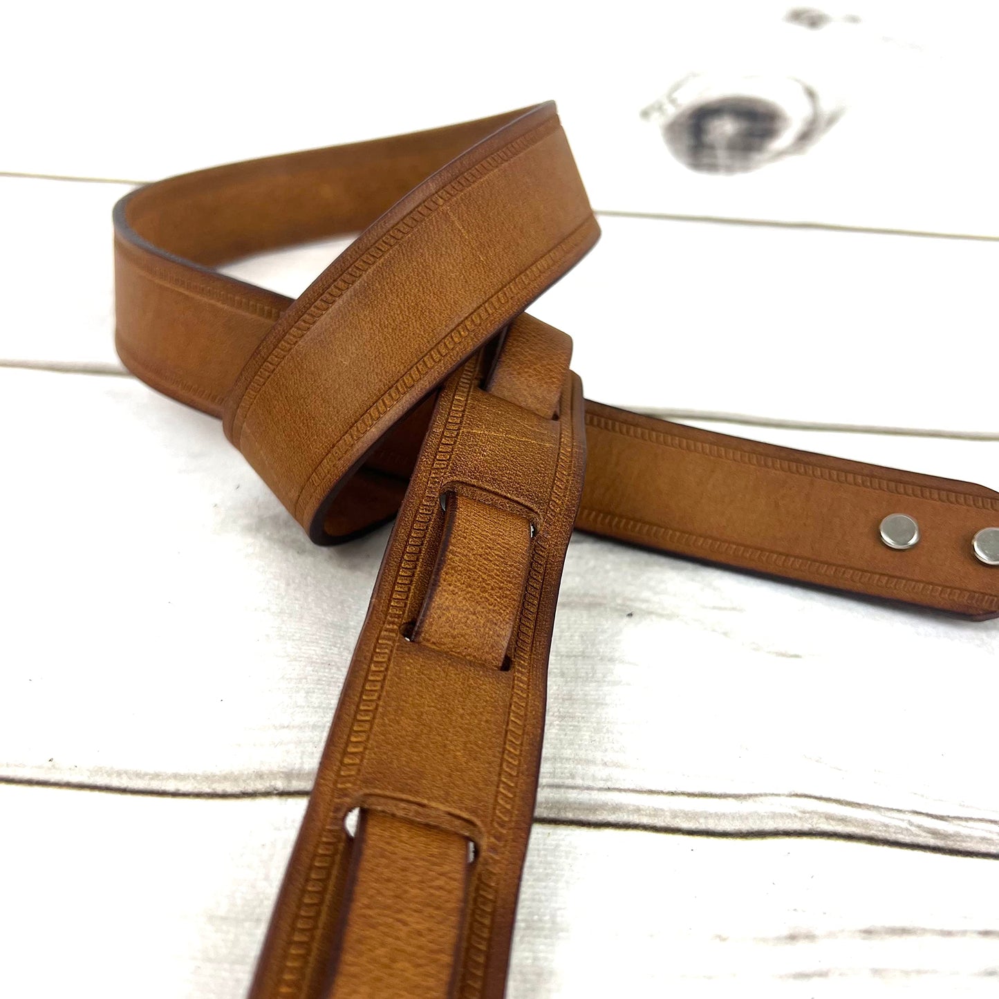 Walker And Williams M-10 Premium Retro Brown 100% Grain Leather Mandolin, Mandola, Bouzouki or Uke Strap For F And A Type Mandolins, Retro Brown, 0