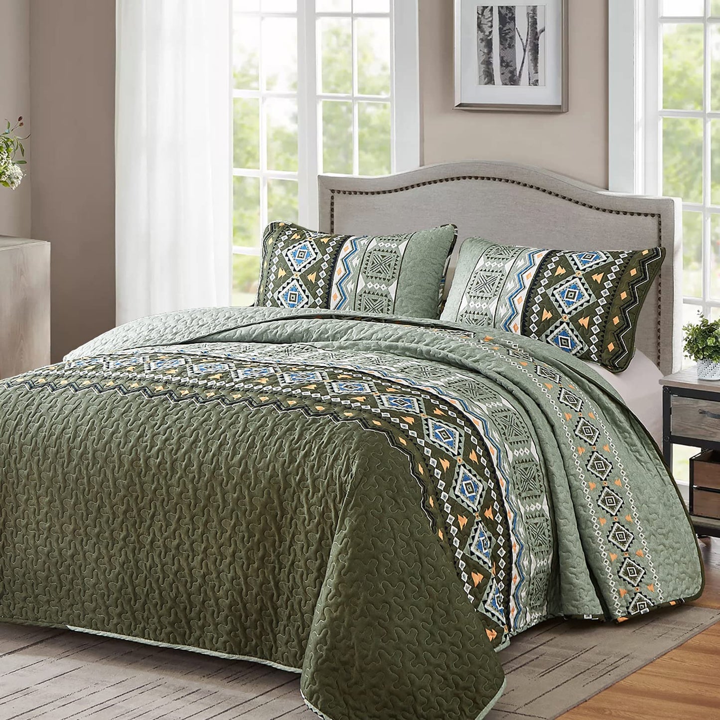 Boho Quilt Set Queen Size Olive Green Bedding Bedspread Reversible Geometric Aztec Pattern Soft Lightweight Microfiber Bohemian Coverlet Set for All Season 3 Pieces 90"x96"