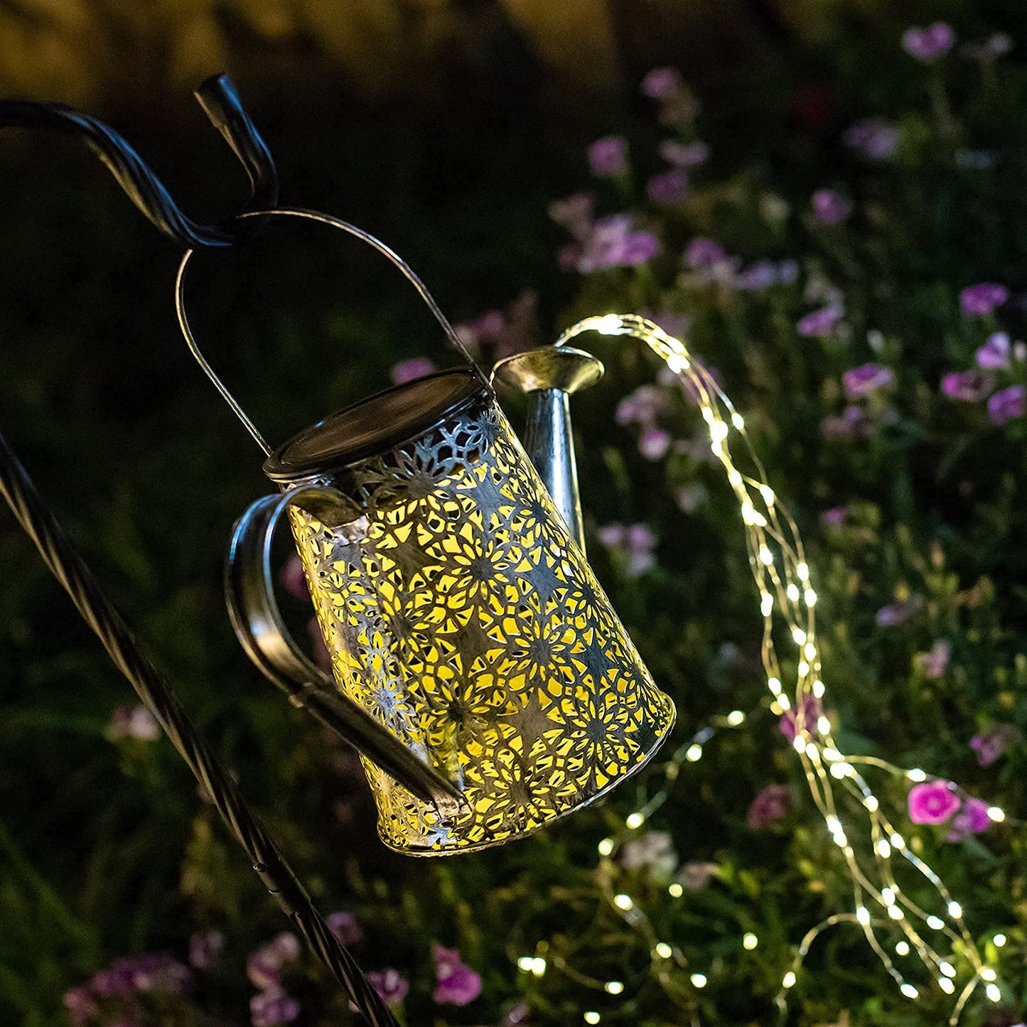 Watering can with Lights,Solar Lantern Outdoor Hanging Waterproof, Decorative Retro Metal Solar Lights for Table Patio Yard Pathway Walkway