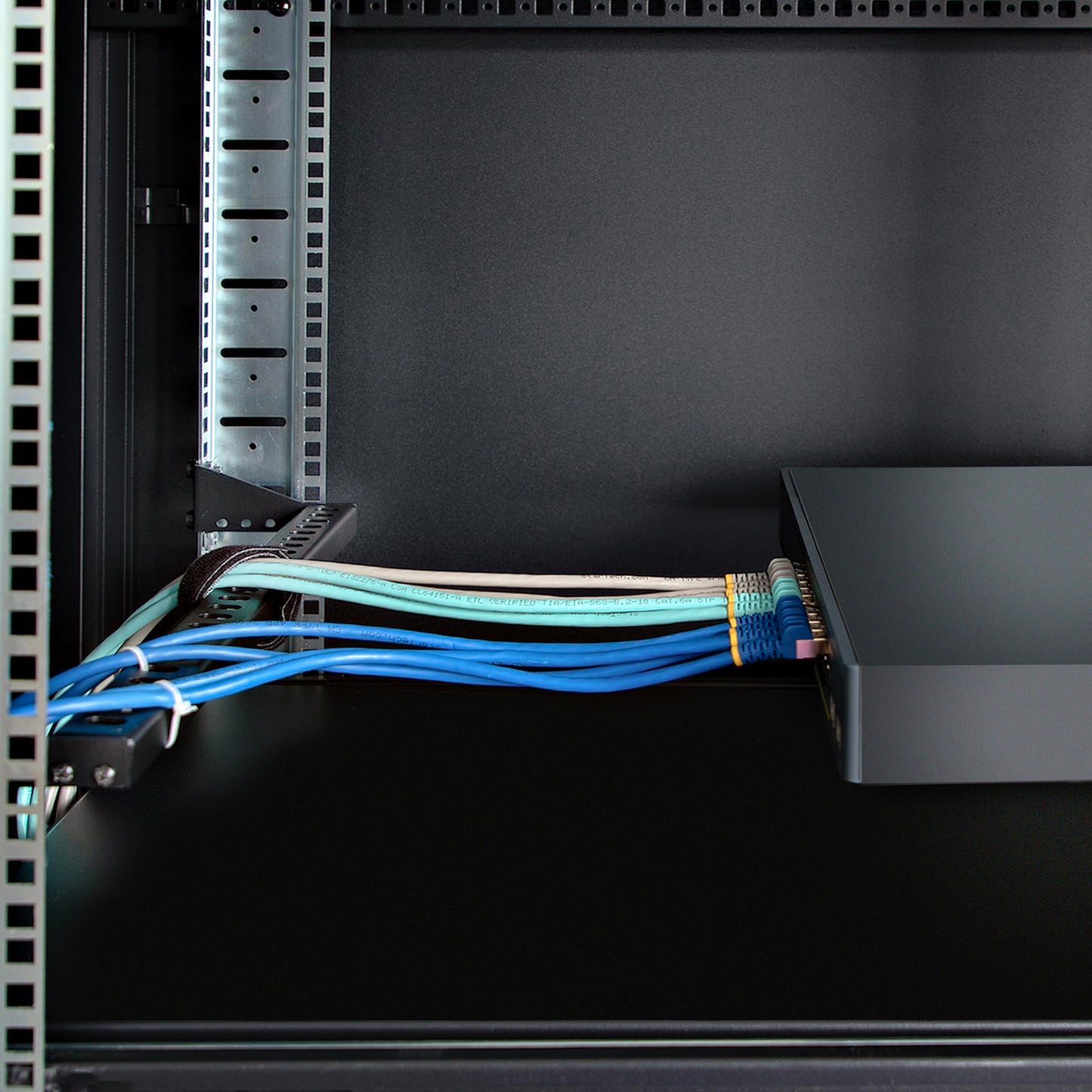 StarTech.com 1U Rack Mountable Cable Lacing Bar w/Adjustable Depth, Cable Support Guide for Organized 19" Racks/Cabinets, Horizontal Cable Guide for Patch Panels/Switches/PDUs (12S-Cable-Lacing-BAR)
