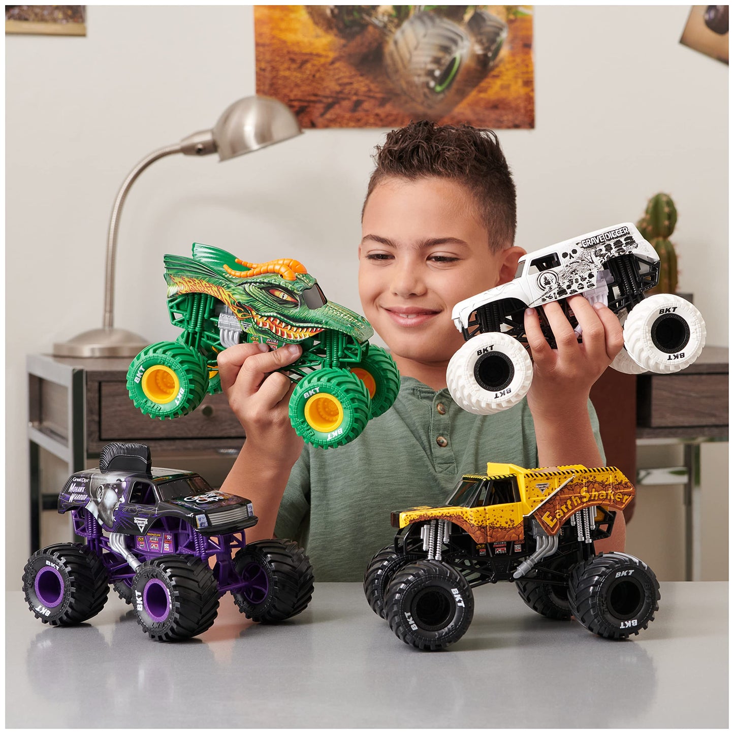 Monster Jam, Official Mohawk Warrior Monster Truck, Collector Die-Cast Vehicle, 1:24 Scale, Kids Toys for Boys Ages 3 and up