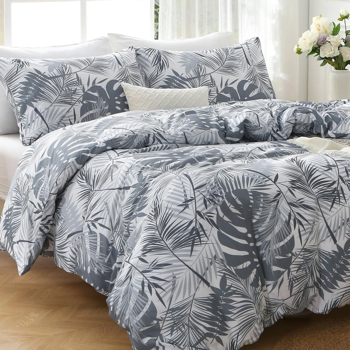 MUXHOMO Duvet Cover King Size, Reversible Floral BlackGrey Duvet Cover Set with Zipper Closure, 3 Pieces Botanical Patterns Soft Microfiber Bedding Set with 4 Ties (90"x104", 2 Pillow Cases)