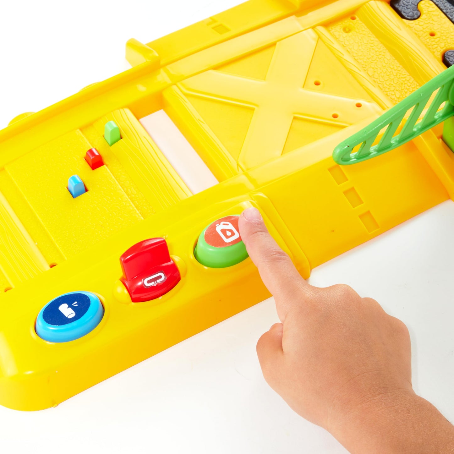 CAT Construction Toys, Power Track Friends Preschool Train Set, 8 Pieces of Easy-to-Assemble Track, Light & Sounds, Motorized Train & Car Carrier, Develops Fine Motor Skills