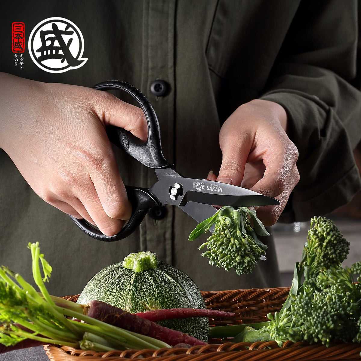 MITSUMOTO SAKARI Japanese Detachable Kitchen Scissors, Black Titanium Plated Heavy Duty Kitchen Scissors, All Purpose Multipurpose Cooking Scissors for Meat, Chicken, Fish, Vegetables（Micro Serrated）