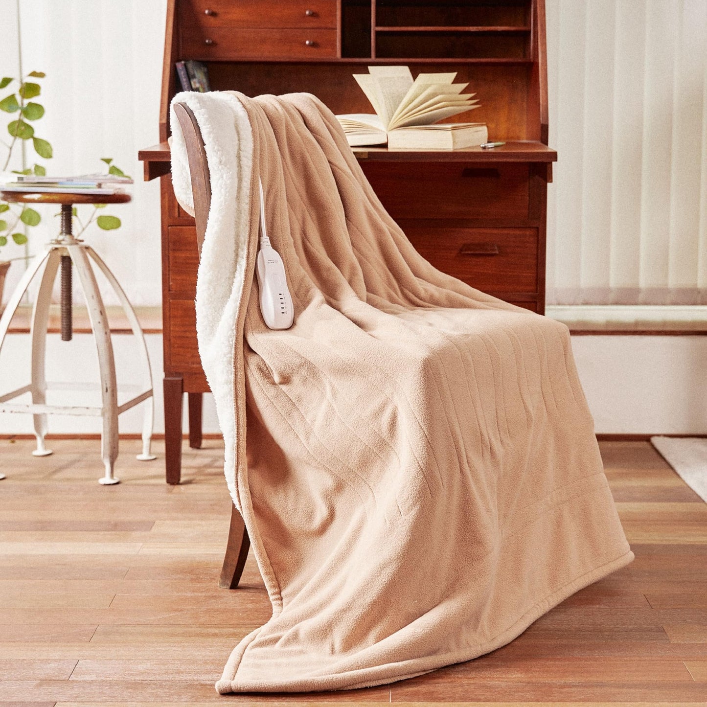 Aheadpret Heated Blanket-Electric Blanket 50"x60" Soft Heated Throw Blanket with 5 Heating Levels & 3 Hours auto-Off,Machine Washable(Almond)