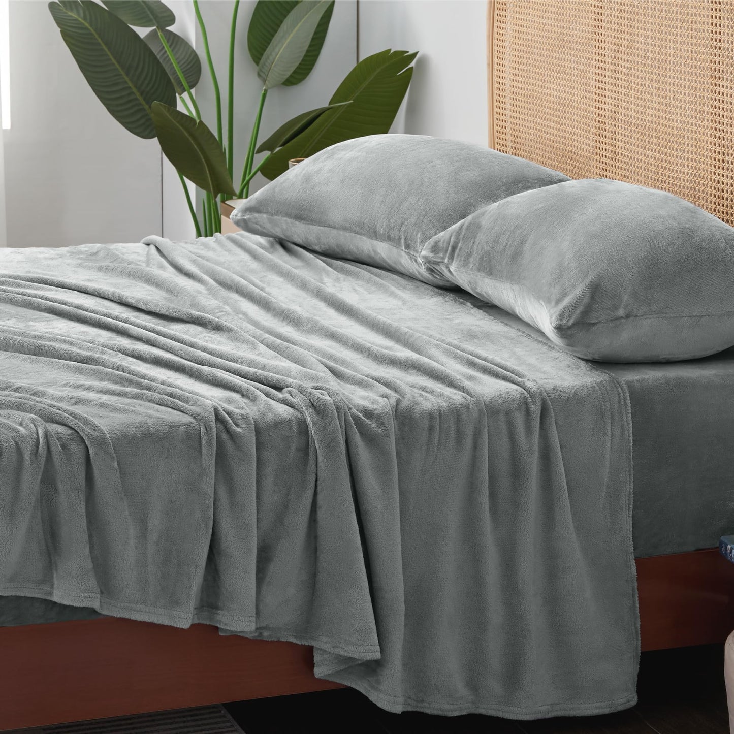BEDELITE Fleece Sheets Bed Set, Super Soft and Warm Fuzzy Plush Set 4 Piece for Winter Gift & Decor, Includes 1 Deep Pocket Fitted Sheet, 1 Flat Sheet and 2 Pillowcases Queen Size, Grey