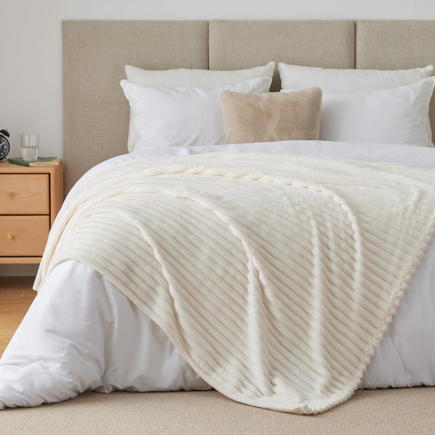 BEDELITE Fuzzy Queen Blanket for Bed - Cream White Fluffy Cozy Soft Plush Warm Fleece Blankets for Winter, Bedroom Valentine's Day Decor Gifts for Him Her