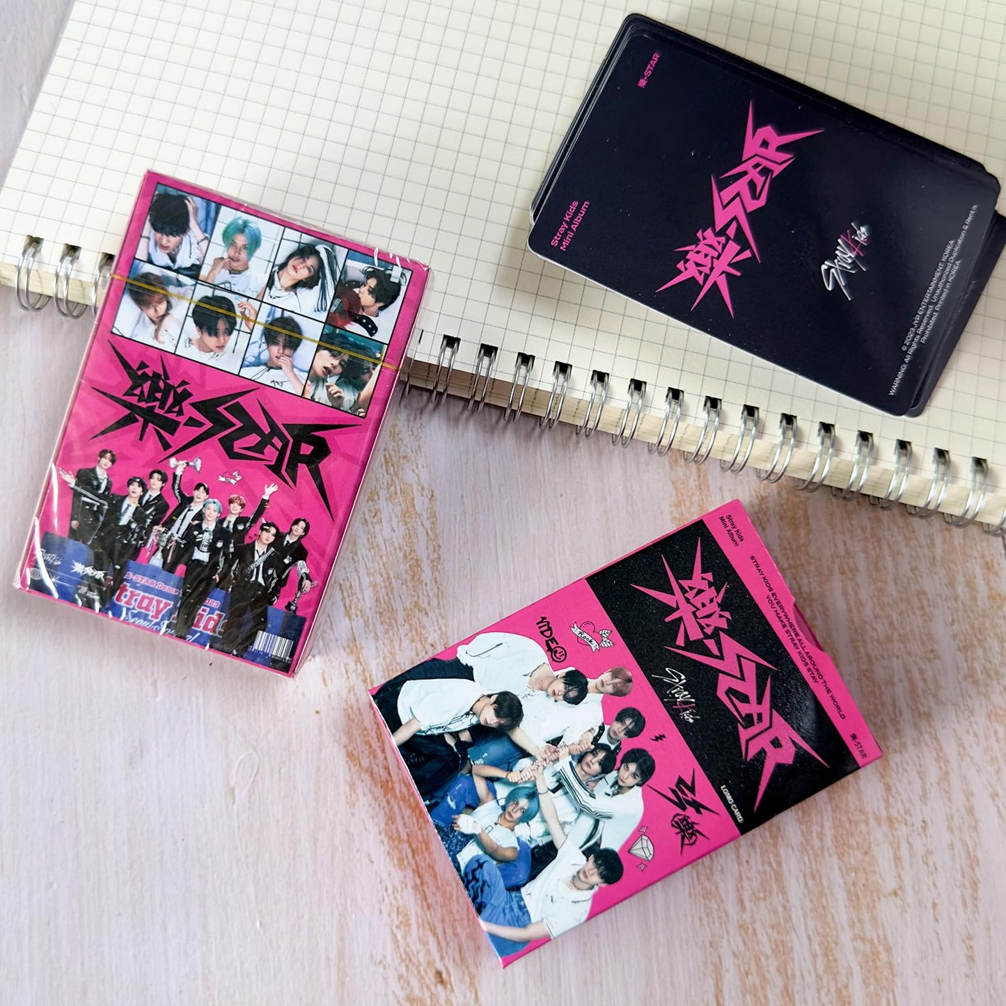 KPOPBP 樂 Rock Star Album Merch Gift Box Set 110 PCS Photocards,90 PCS KPOP Stickers, Gift Merchandise for SKZ Boys and Girls