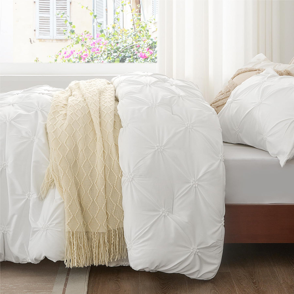BEDELITE Queen Comforter Set White - 3 Pieces Boho Pintuck Bedding Sets, Queen Size Bed Set with 2 Pillow Shams for All Seasons, Room Decor Valentine's Gift,Lightweight Soft and Warm