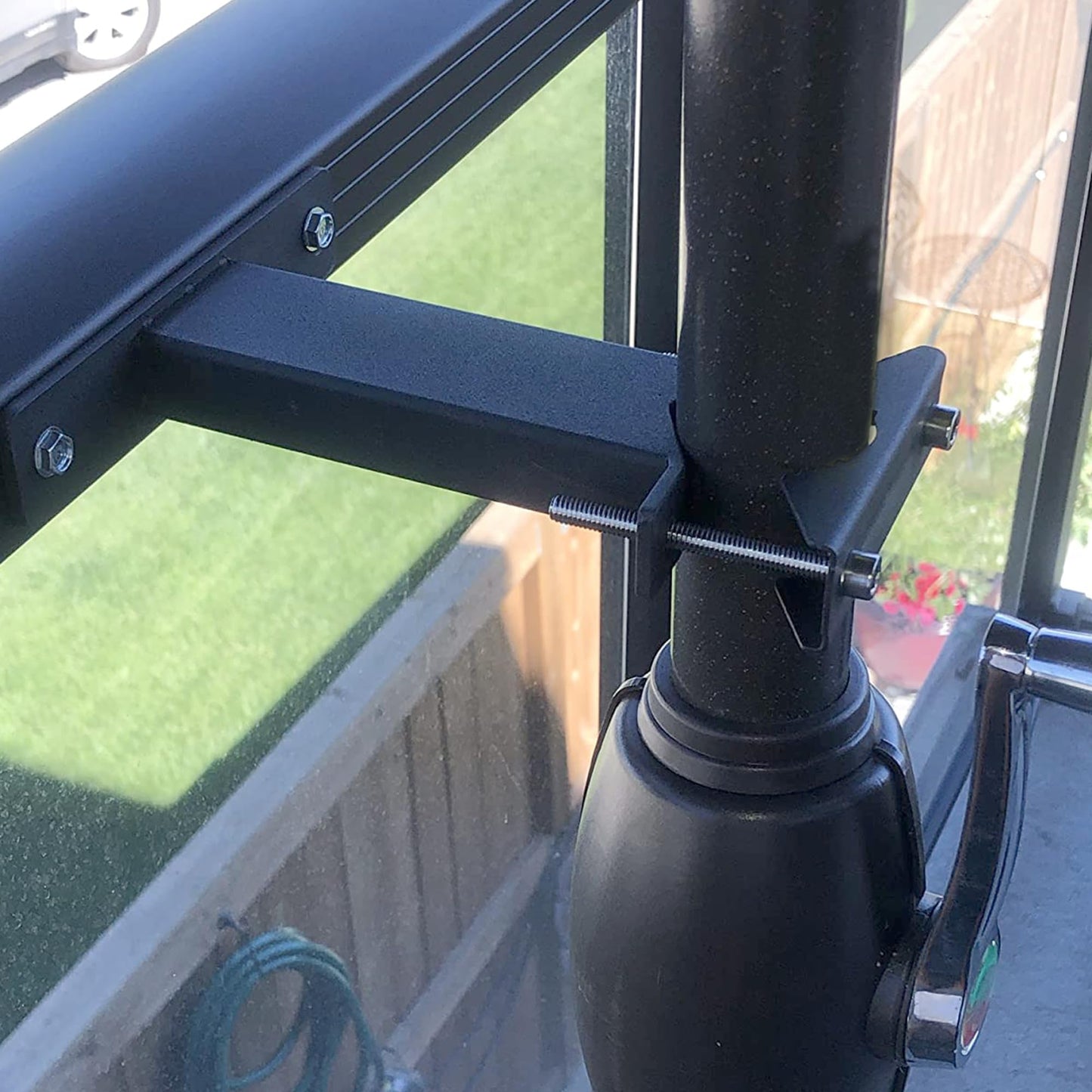 VANROUG 2Pcs Patio Umbrella Holder Clamp Outdoor Umbrella Deck Mount, Adjustable Metal Umbrella Stand Umbrella Poles Clamp Railing Mount for Balcony, Courtyard, Black