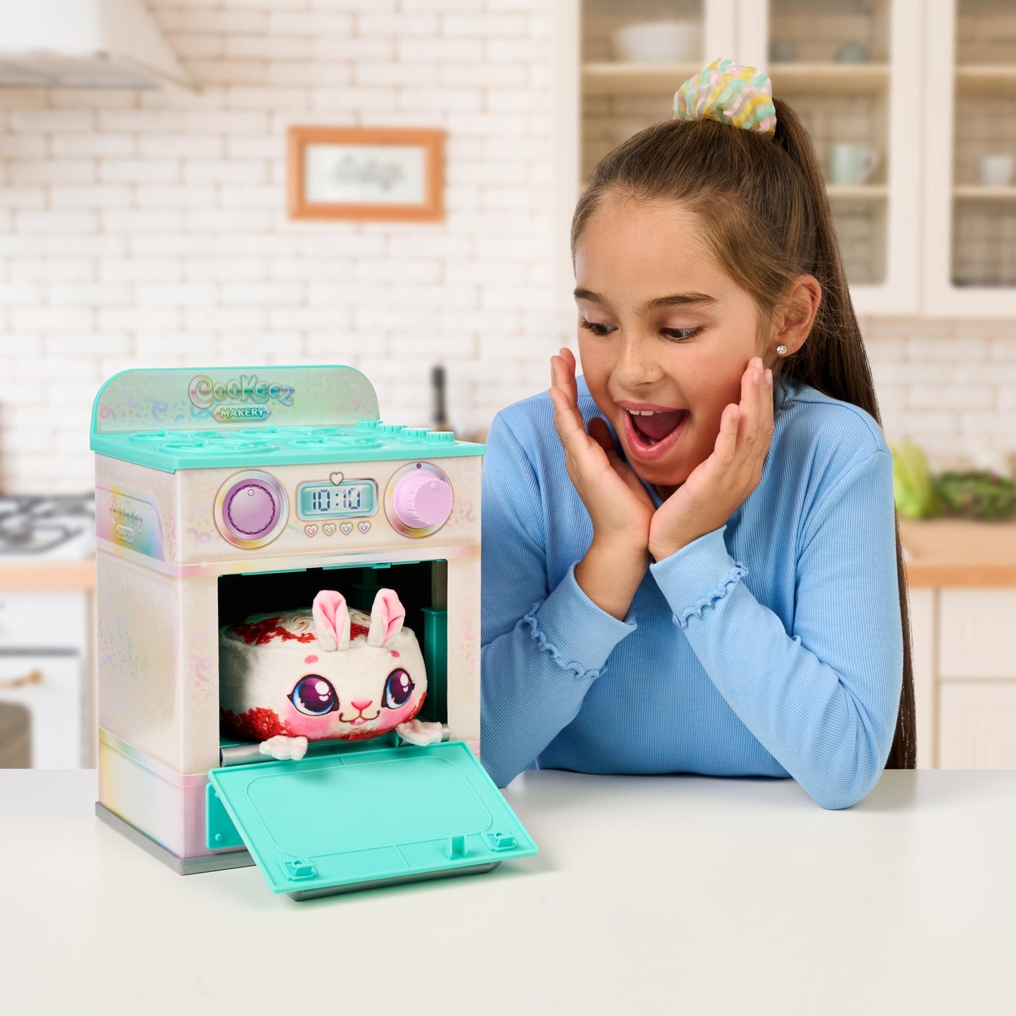 Cookeez Makery Oven for Party Treats, Mix Your Cuddly Friend! Warm up The Dough Mix and Create a Warm, Fragrant Interactive Birthday Cake, What Treat Will it be?