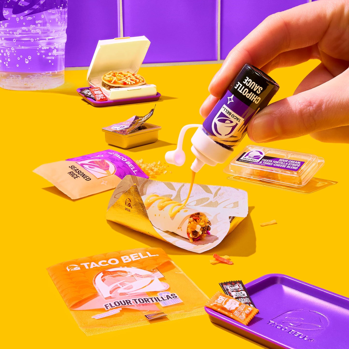 MGA's Miniverse Make It Mini Taco Bell Series 1 (2 Pack), Mini Collectibles - Blind Pack, DIY, Resin, Replica Food, Not Edible, Collectors, 8+
