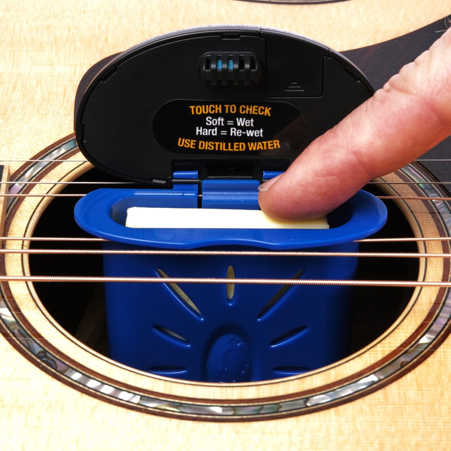 The Humitar ONE - Acoustic Guitar Humidifier & Hygrometer (MN311)