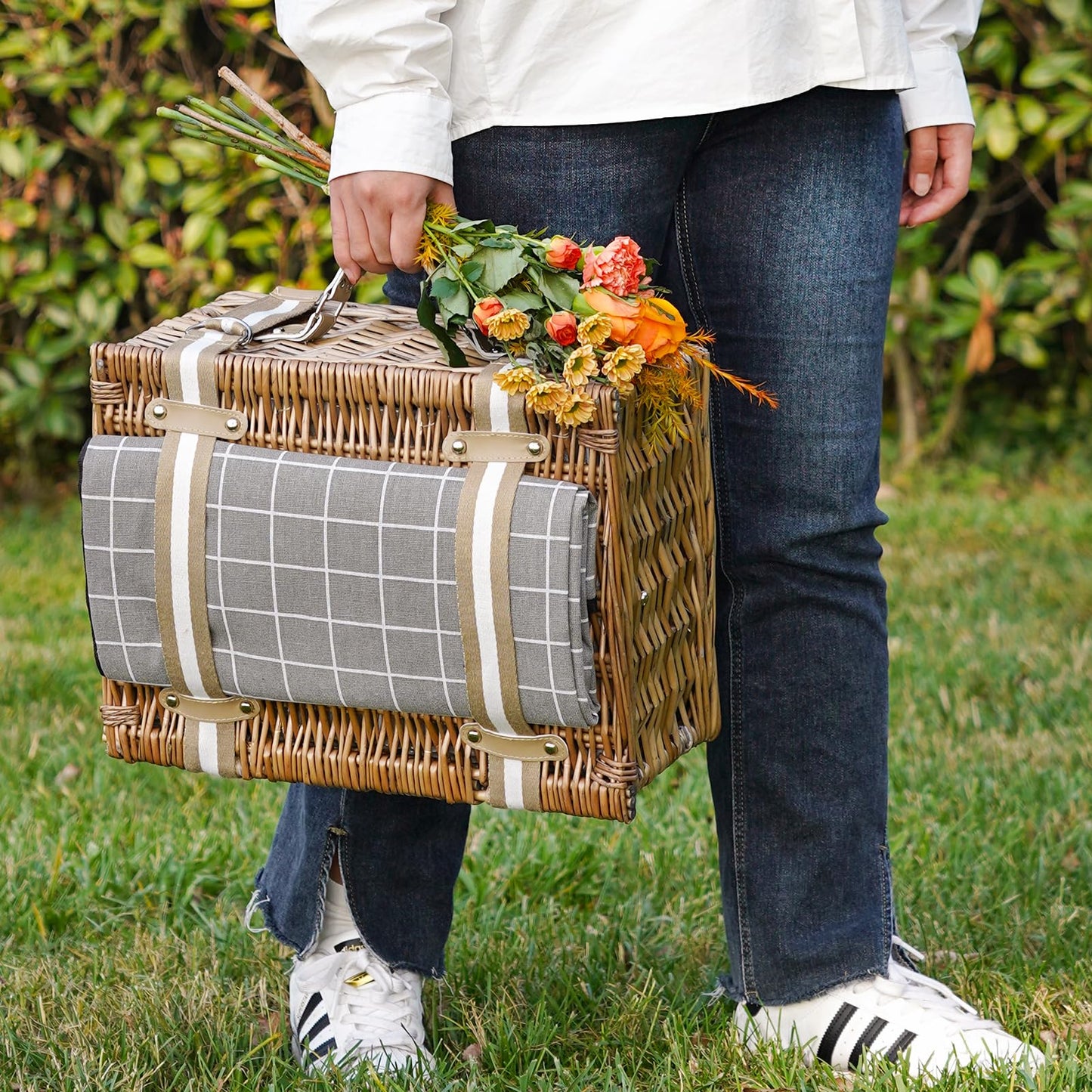Wicker Picnic Basket for 2 - Willow Basket with Waterproof Picnic Blanket | Willow Picnic Set with Insulated Cooler | Wicker Hamper with Cutlery Kit | Gift Basket for Christmas, Thanks Giving, Grey