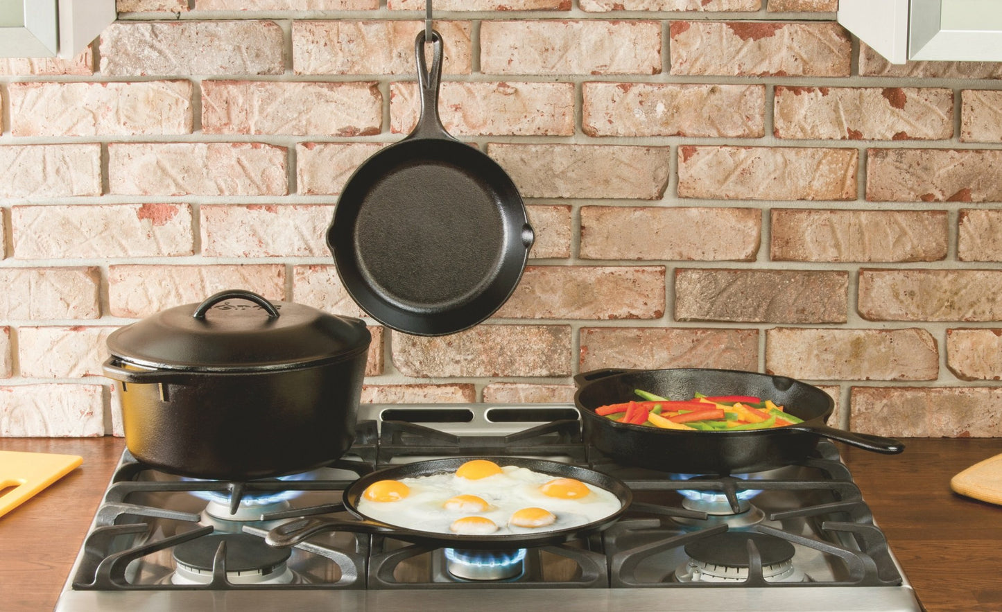 Lodge L2SP3 Cast Iron Serving Pot, Pre-Seasoned, 2-Quart, Black