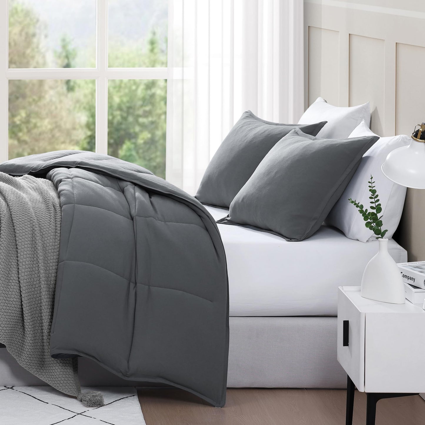Casa Platino Queen Comforter Set 3 Piece - Charcoal Grey - 300 GSM Fill Weight Down Alternative All Season Bedding - Pre-Washed Brushed Microfiber - Oeko-TEX - Corner Tabs - 88"×88"