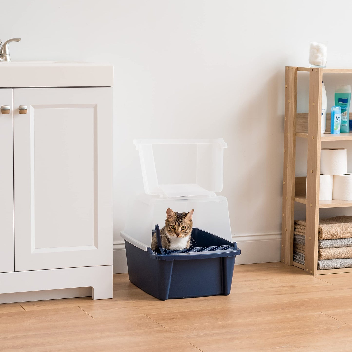 IRIS USA Covered Cat Litter Box with Scoop, Front Door Flap, Enclosed Kitty Litter Box for Privacy, Portable & Easy to Clean, Navy