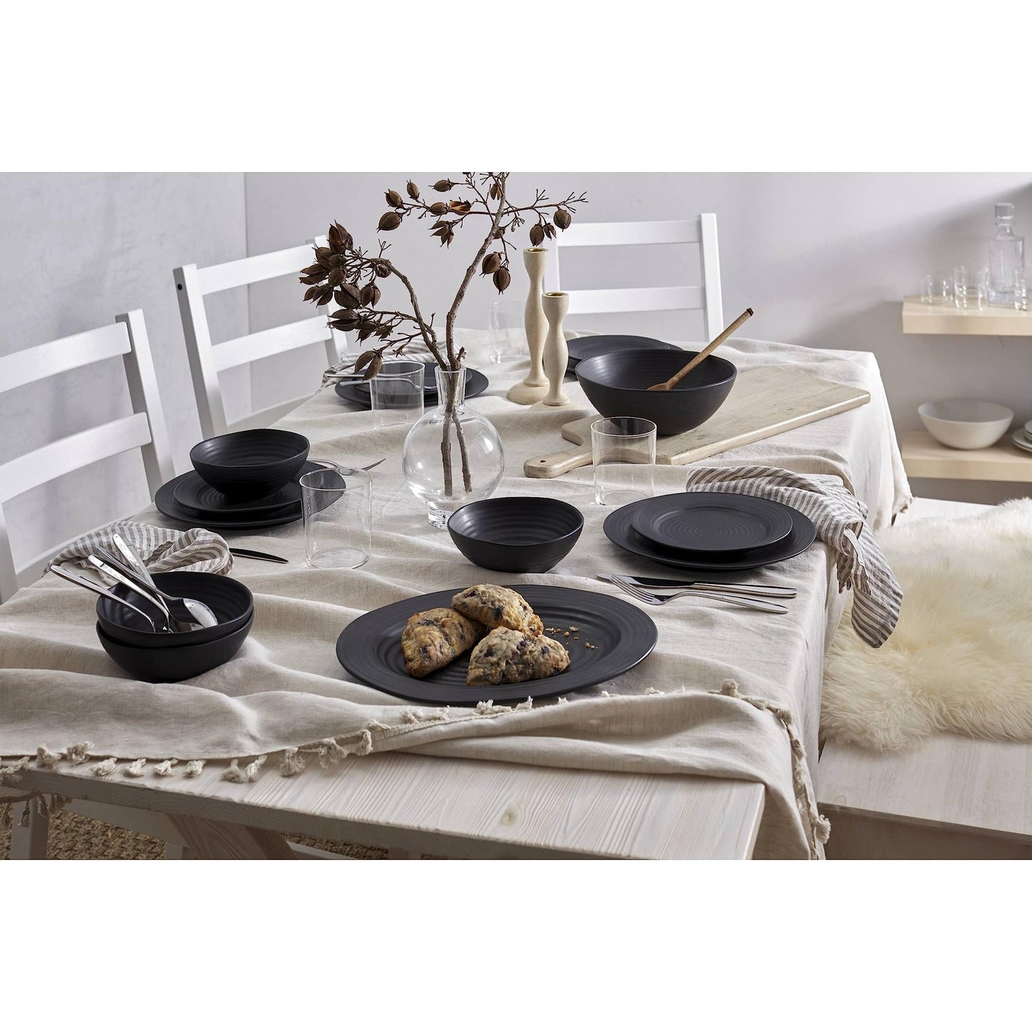 Oneida 895938 Ridge Black 12 Piece Dinnerware Set