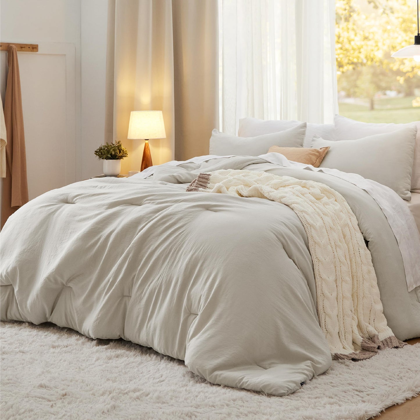 Bedsure Queen Size Comforter Set, Beige Soft Prewashed Bedding for All Seasons, 3 Pieces Warm Down Alternative Bed Set, 1 Lightweight Comforter (90"x90") and 2 Pillowcases (20"x26")