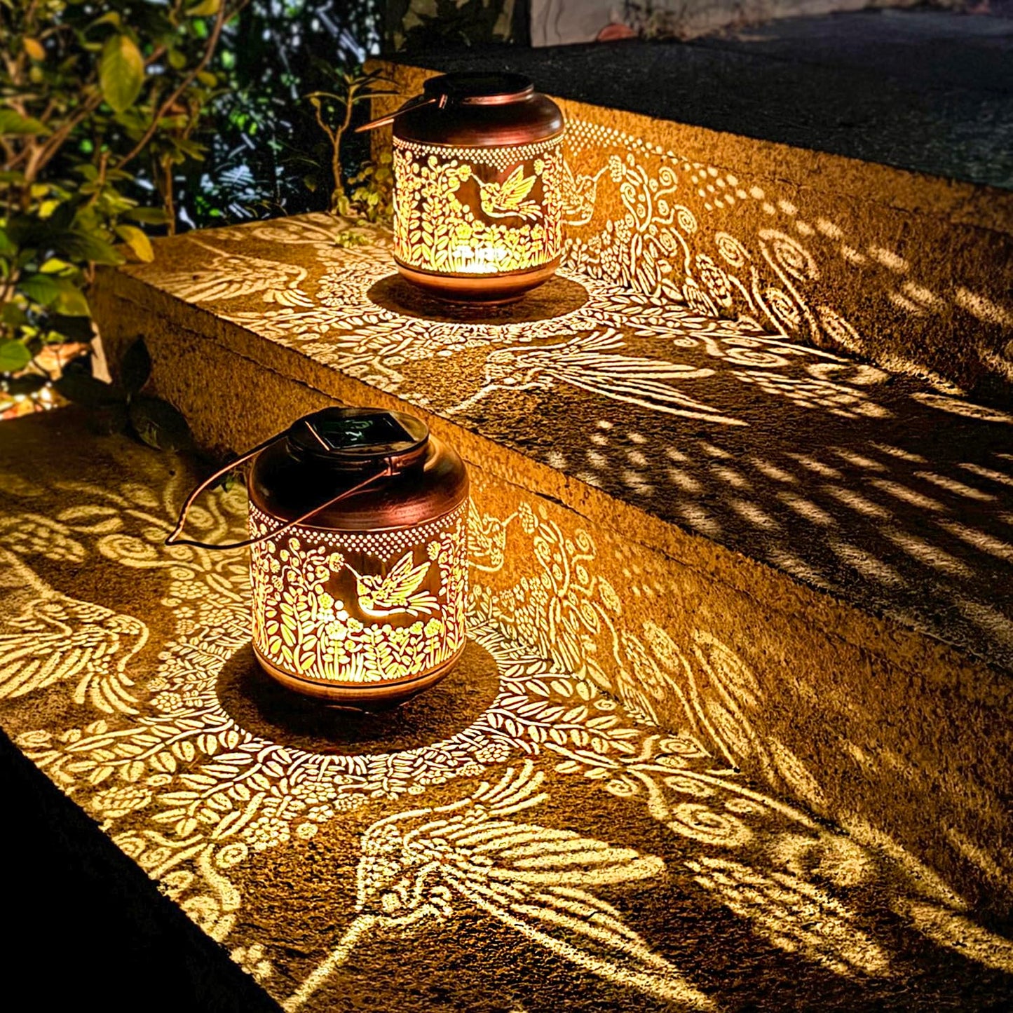 Hummingbird Solar Lanterns Outdoor Waterproof Hanging Solar Lights Hummingbird Gifts for Women Men Metal Bird Decorative LED Lanterns for Yard, Patio, Lawn, Garden Decor