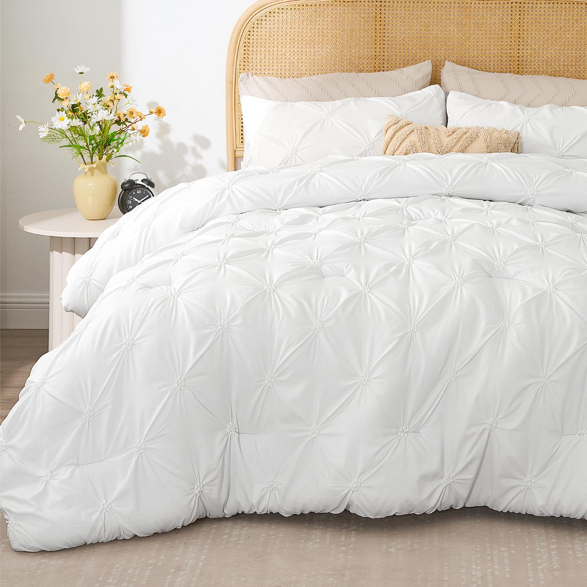 BEDELITE Queen Comforter Set White - 3 Pieces Boho Pintuck Bedding Sets, Queen Size Bed Set with 2 Pillow Shams for All Seasons, Room Decor Valentine's Gift,Lightweight Soft and Warm