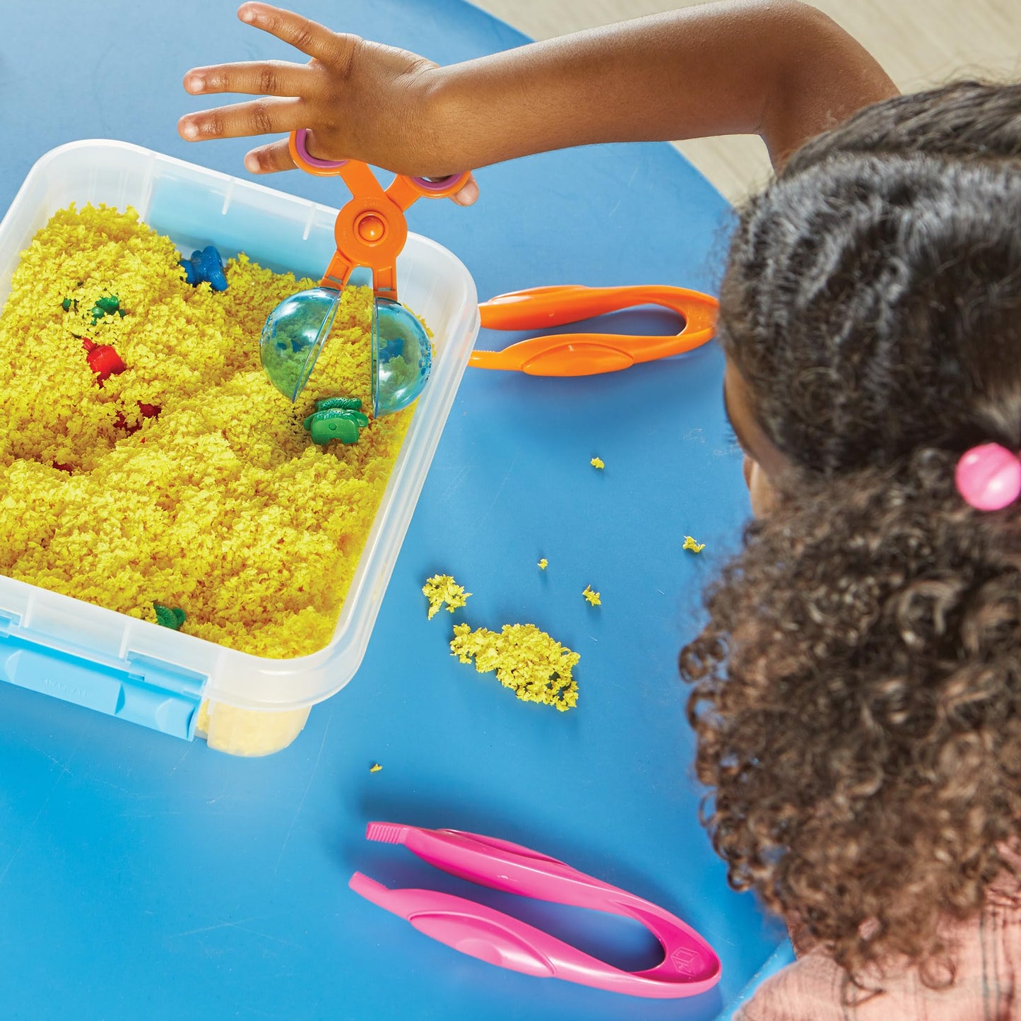Learning Resources Helping Hands Fine Motor Tools Classroom Set,24 Pieces, Ages 3+, fine Motor Skills, Teacher Resources for Classroom, Sensory Toys for Toddlers, Scoopers and Tweezers Toys