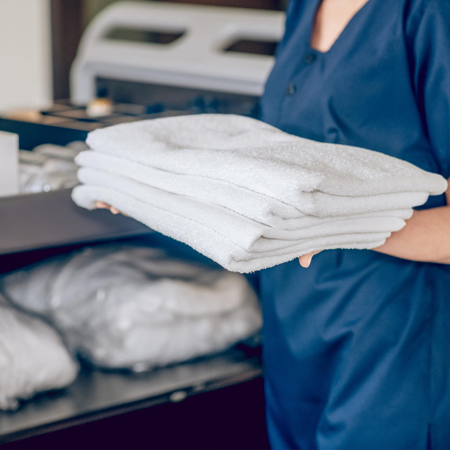 Canadian Linen Basic White Hand Towels, 15”x25”, 12 Pack Lightweight Quick Dry Terry Cotton Cleaning Dish Cloth Hair Salon Nursing Home Bathroom Spa Kitchen Office Car Wash Sports Pool Gym Restaurant
