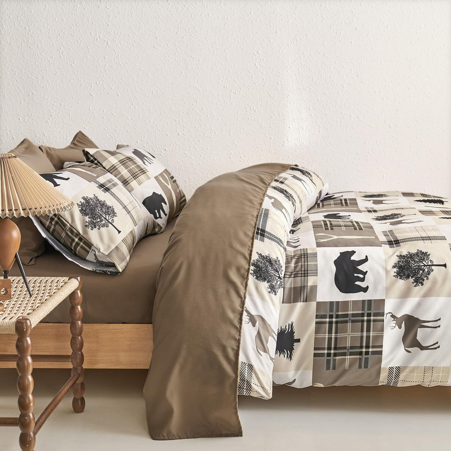 Wake In Cloud - Rustic Duvet Cover Set, Camping Christmas Farmhouse Western Patchwork Plaid Holiday Lodge Cabin RV Outdoor Wildlife Theme Bedding, 3-Piece, Taupe Brown, Queen Size