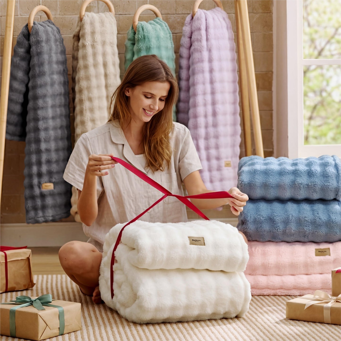 Bedsure 3D Bubble Blanket for Couch - GentleSoft White Spring Throw Blanket for Couch Sofa Bed Room Decor - Luxury Soft Cozy Blanket Gifts for Women, Lightweight, All Seasons, Off White, 60 x 80 ''