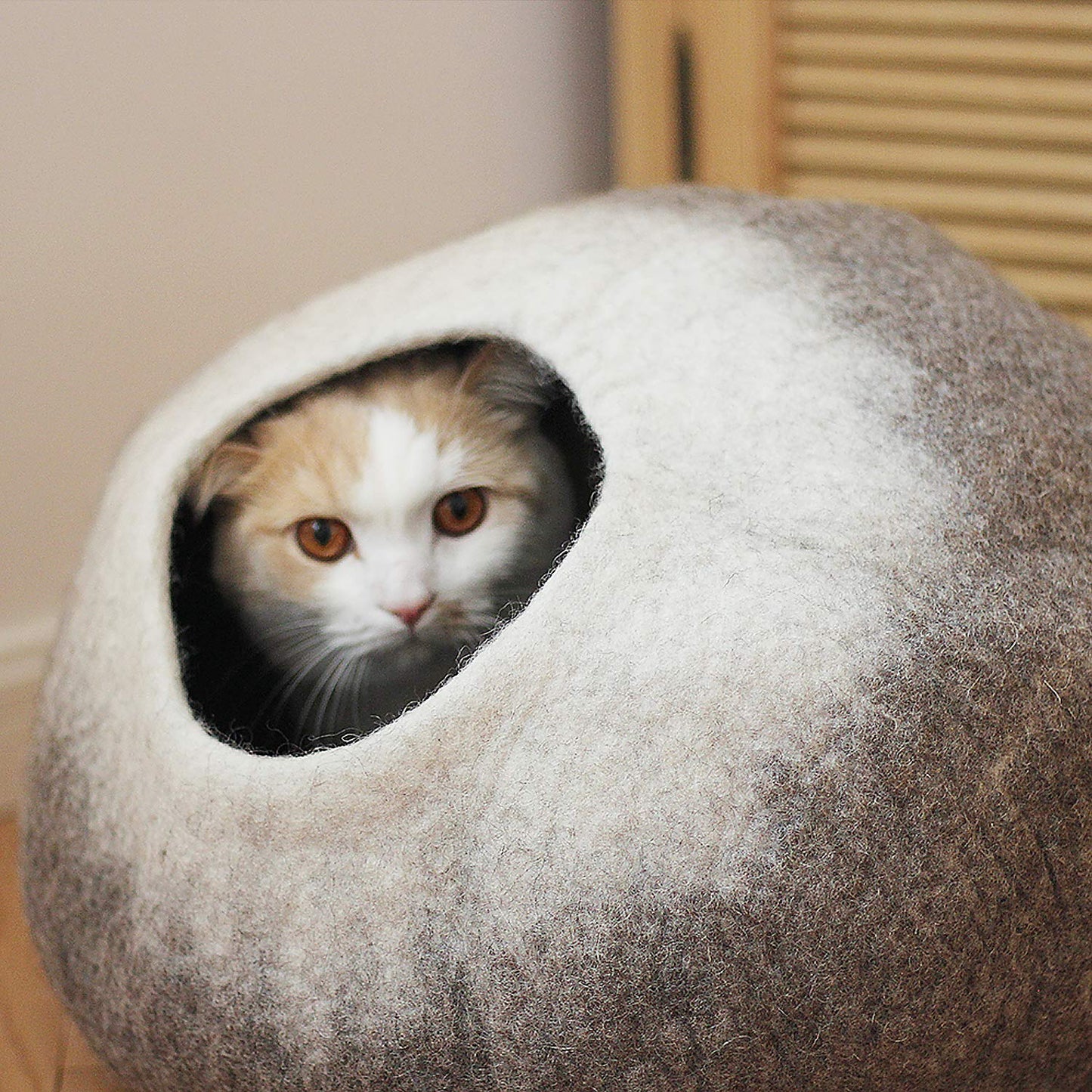 Khore Felt Cat Cave Bed (Large) - 100% Natural Merino Wool Handmade Beds for Indoor Cats and Kittens (White Pebble)