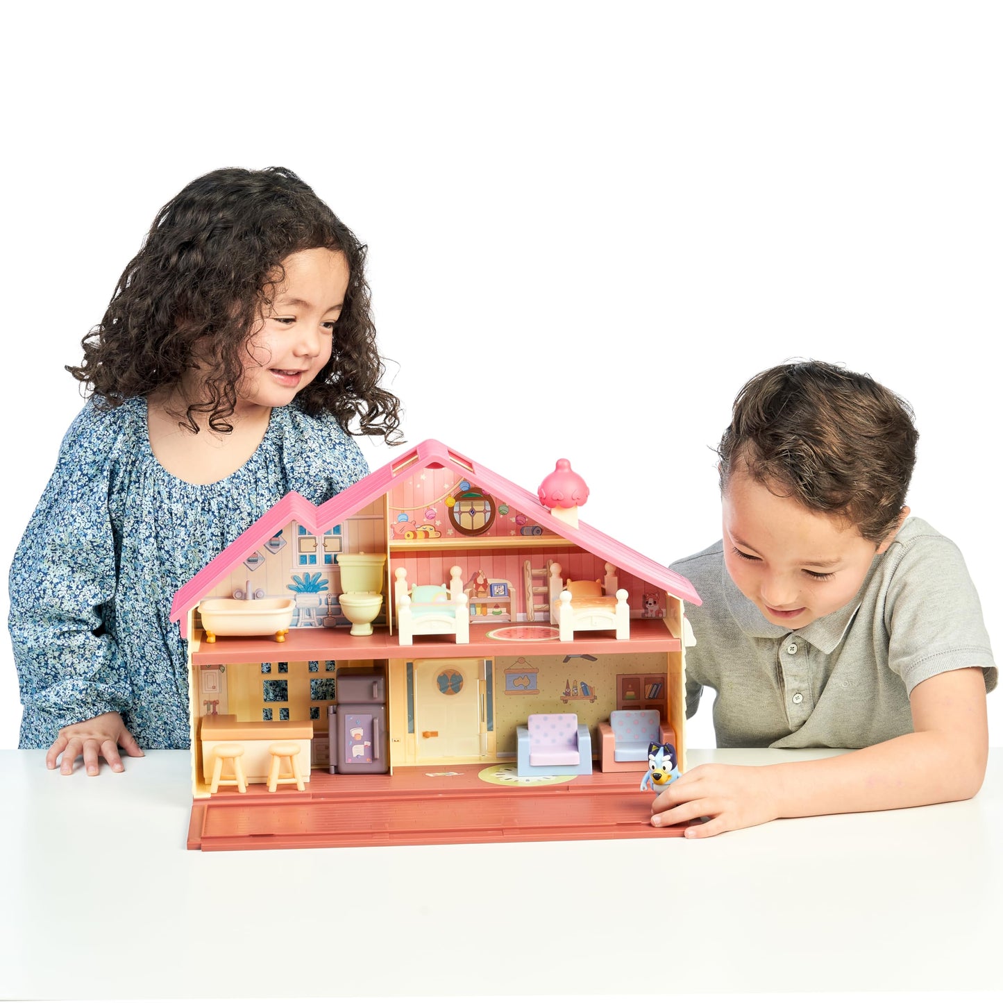 Bluey Family Home Playset with 2.5" poseable Figure