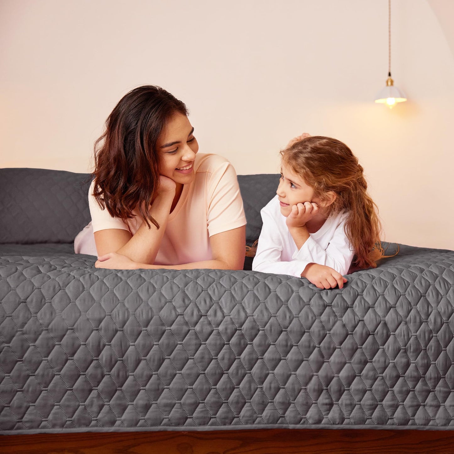 Exclusivo Mezcla Ultrasonic Reversible 3 Piece King Size Quilt Set with Pillow Shams, Lightweight Bedspreads/ Coverlet/ Bed Cover - (Grey, 92 inchx104 inch)