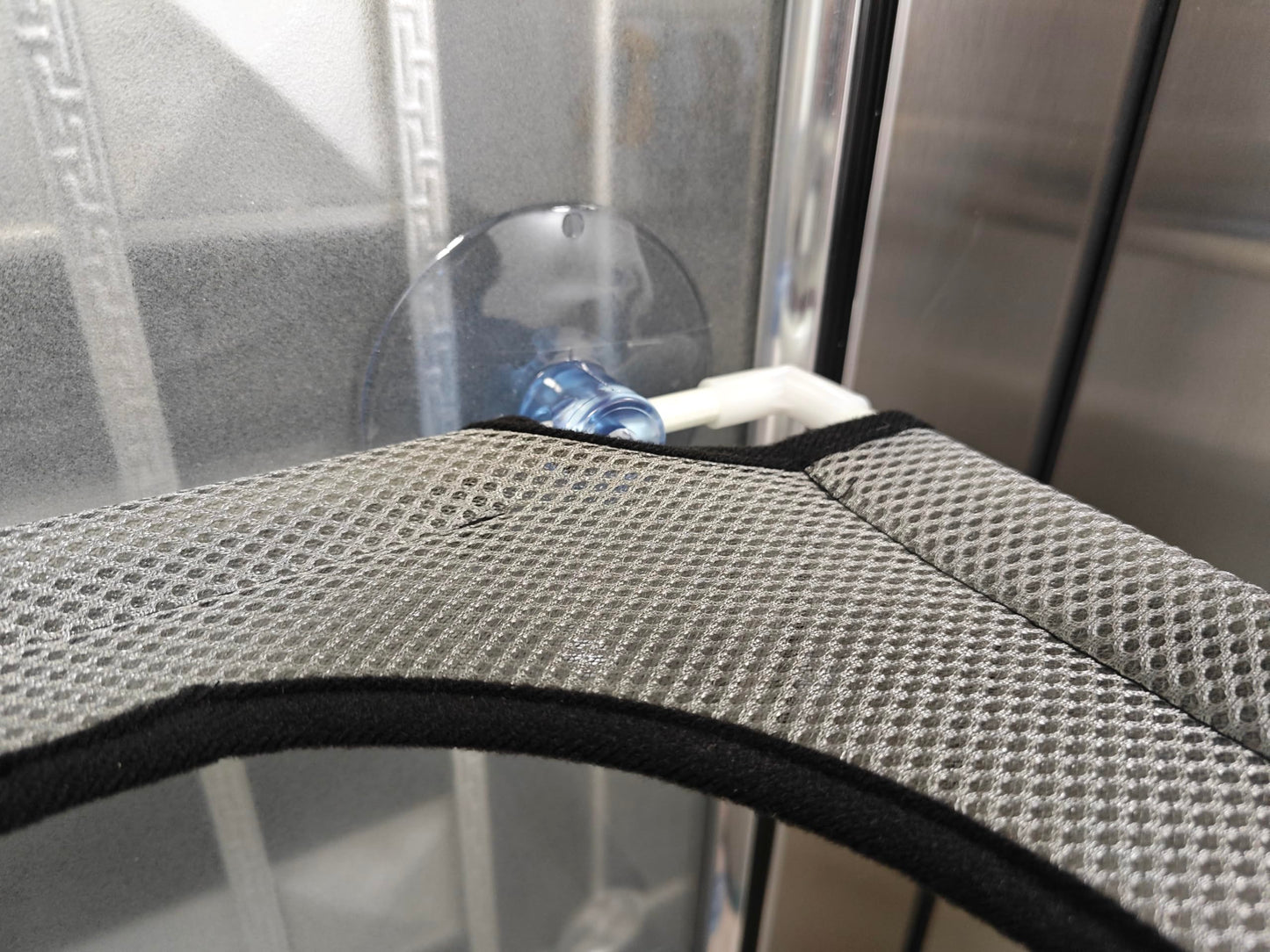 EPWIOR Doubled Cat Window Hammock and Breathable Indoor cat Bed, Equipped with Safety Suction Cups, Suitable for 15kg All Season Window Installation for All Cats (Grey, Double-Layer)