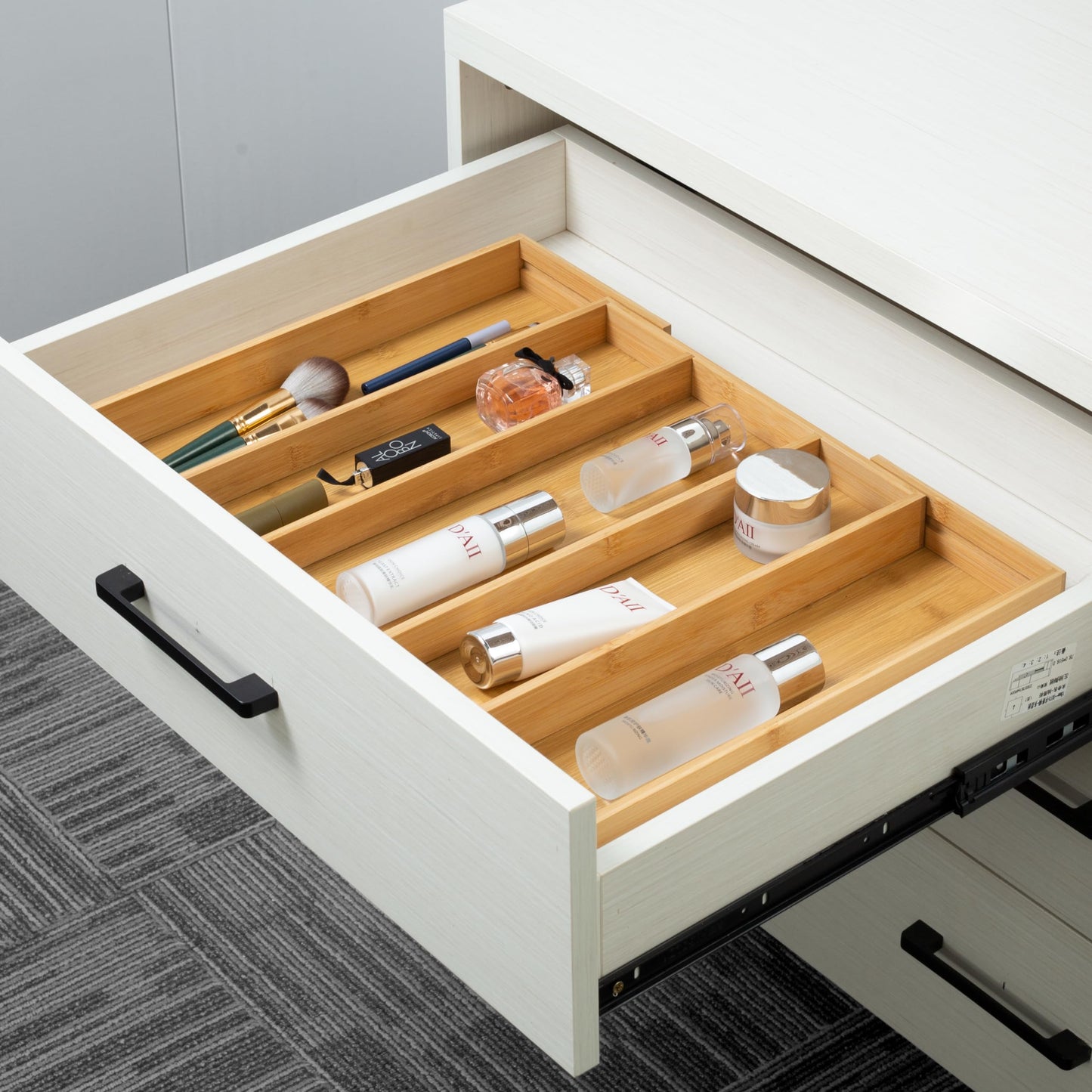 Utoplike Bamboo Expandable Kitchen Drawer Organizer, Adjustable Utensil Holder and Cutlery Tray, Drawer Divider For Silverware, Flatware, Knives In Kitchen, Bedroom, Living Room