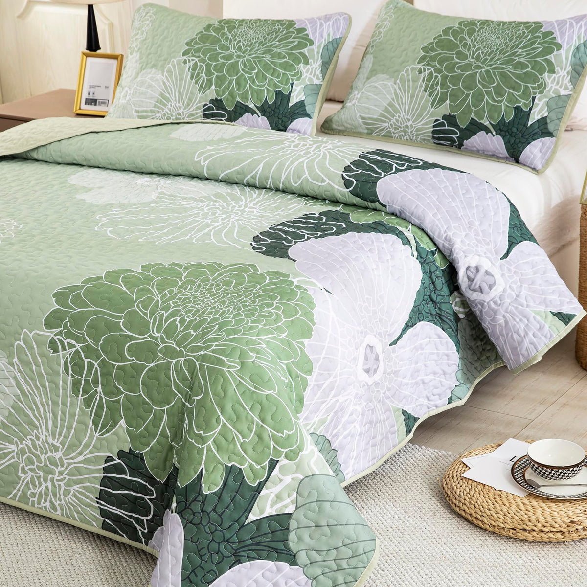 Yiran Floral Quilt Set Queen Size Sage Green Botanical Bedspreads Bedding Set 3 Pieces Lightweight Summer Coverlet with 2 Pillow Shams 96x90 Inch