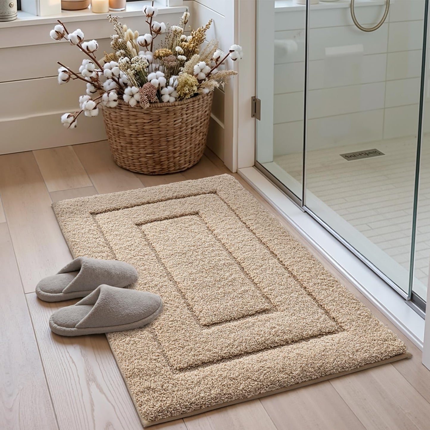 DEXI Bath Mat Non Slip, 24x36 Absorbent Microfiber Soft Bathroom Rug, Machine Washable Carpet for Shower Floor Bathmat Decor, Beige