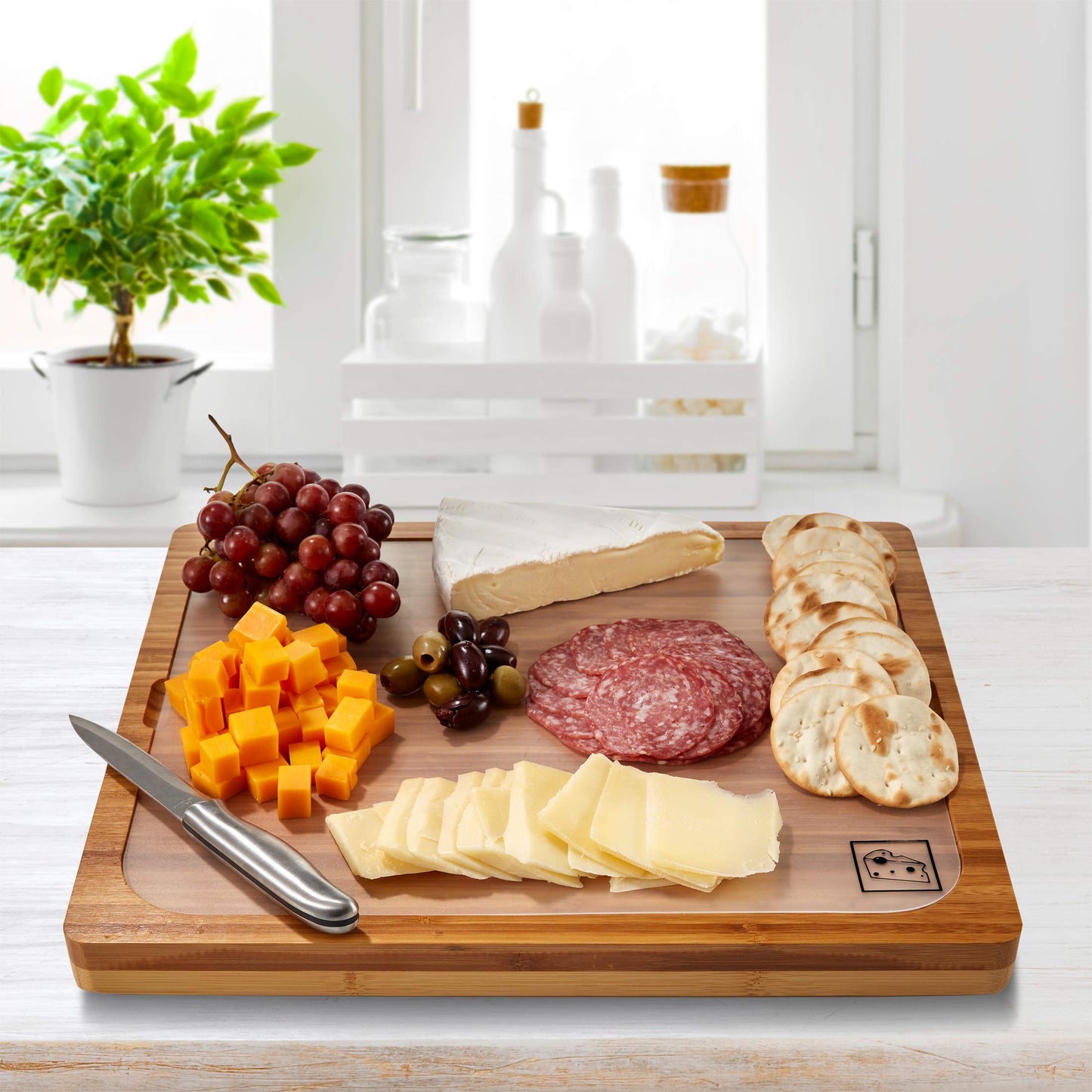 Seville Classics Bamboo Premium Wood Cutting Board Serving Tray w/ 7 Color-Coded BPA-Free Mats, for Chopping Bread, Cheese, Fruits, Vegetables, Meats, Charcuterie (Patented), Bamboo (New Model)