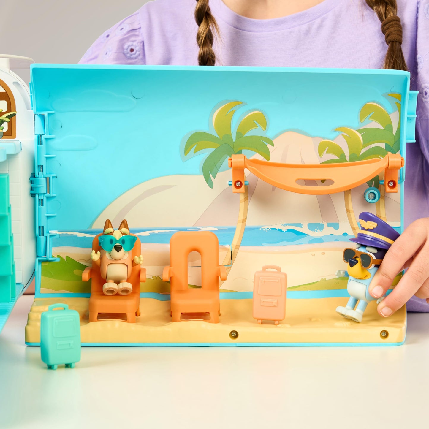 Bluey 3-in-1 Transforming Plane Playset, Transforms from A Plane to A Resort and a Boat! Over 25 Sounds and Phrases