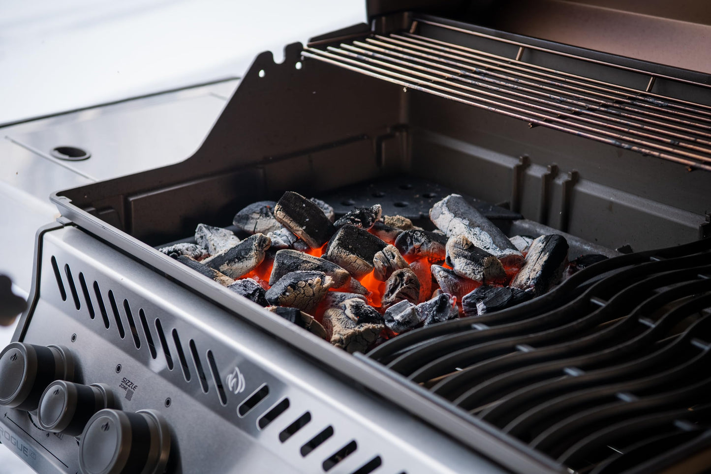 Napoleon Cast Iron Charcoal & Smoker Tray BBQ Accessory – 67732 – Fits most Napoleon BBQs, Cook With Charcoal On A Gas Barbecue, Smoke On A Gas Barbecue