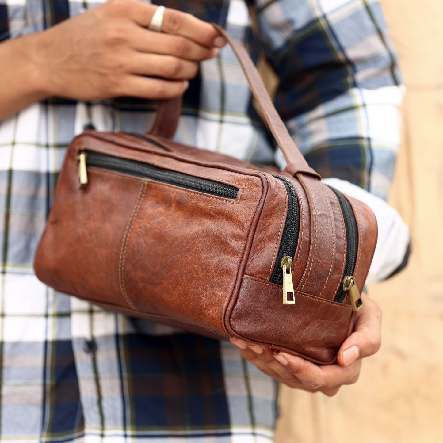 ANUENT Leather Toiletry Bag for Men & Women - Bathroom Bag for Traveling - Mens Shaving Dopp Kit Pouch Cosmetic Organizer Toiletries Bags Gifts for Men and Women (Brown)