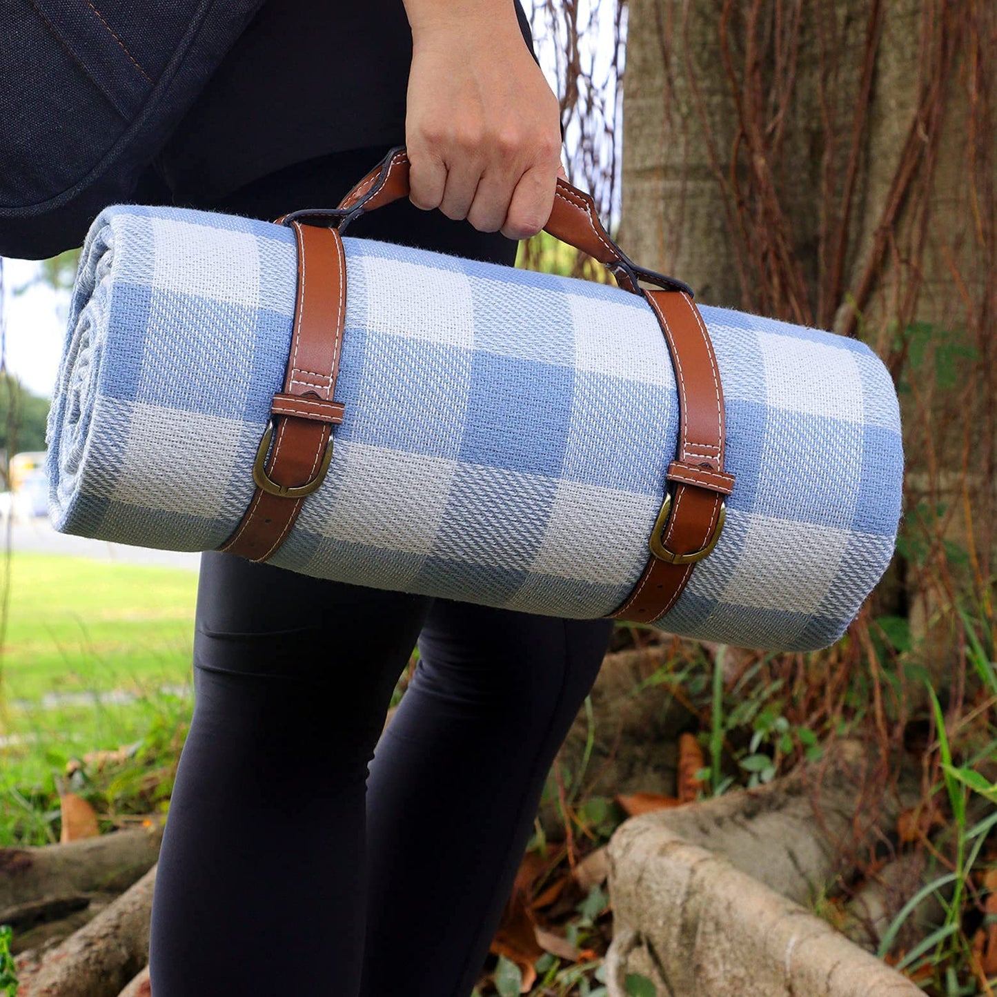 Picnic Mat,78.7"x78.7"Oversized Picnic Blanket Waterproof Sandproof Beach Mat for 6-8 Adults, Large and Thick Gingham Picnic Blanket for Beach Mats or Family Outdoor Camping Parties, Light Blue&White