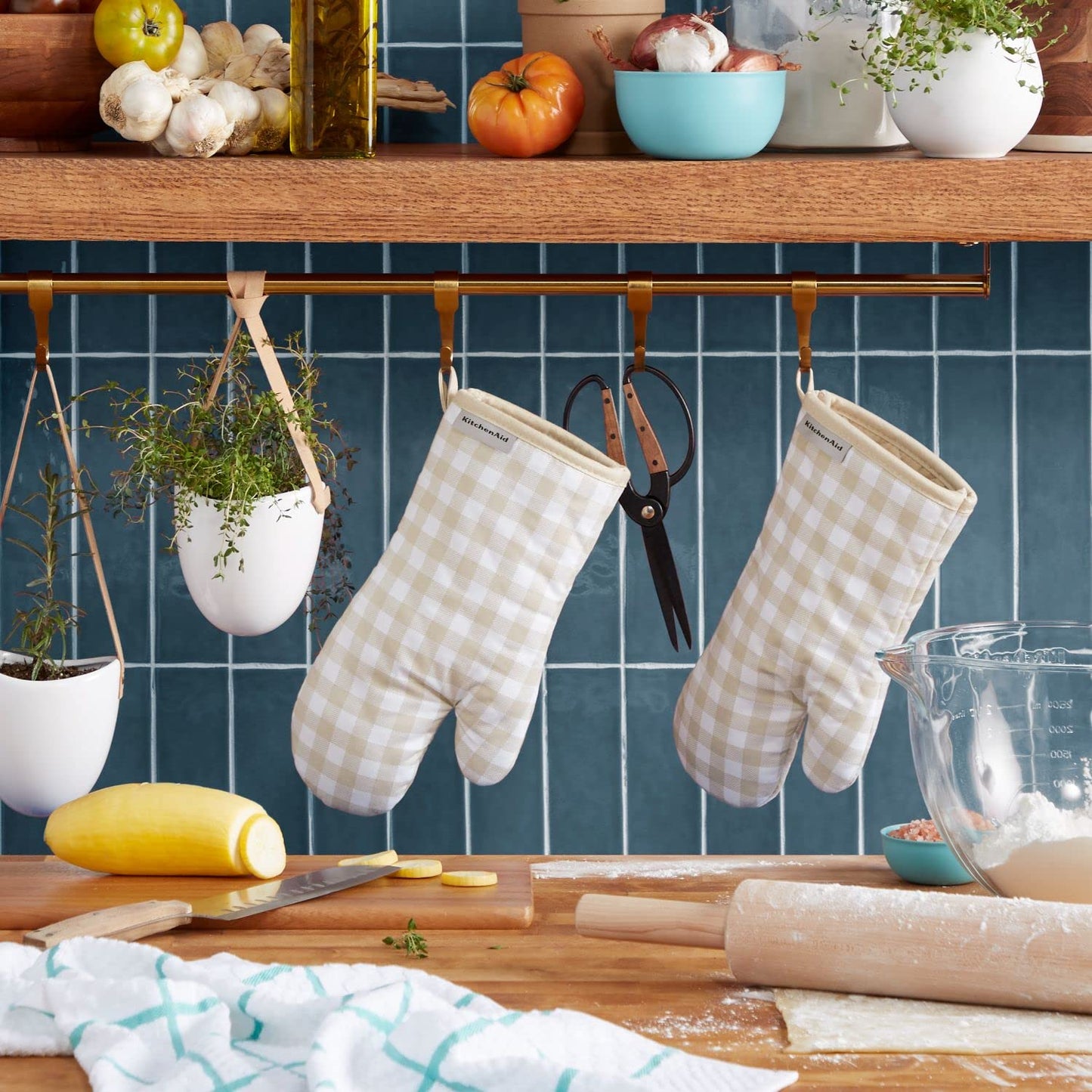 KitchenAid KA Gingham OM Oven Mitt Set, 7"x13", Milkshake