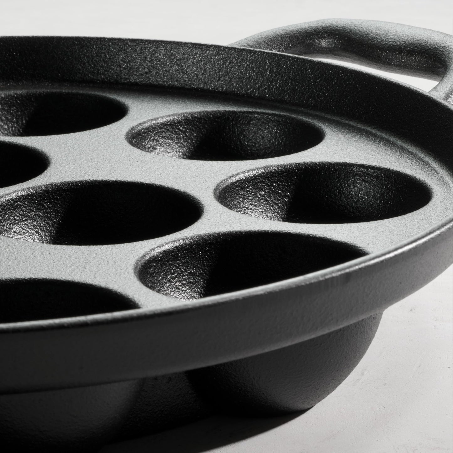 Tramontina Utsava Pre-Seasoned Cast Iron Appam Pan, 12-Hole Appe Pan with Lid, Great for Paniyaram, Takoyaki and More