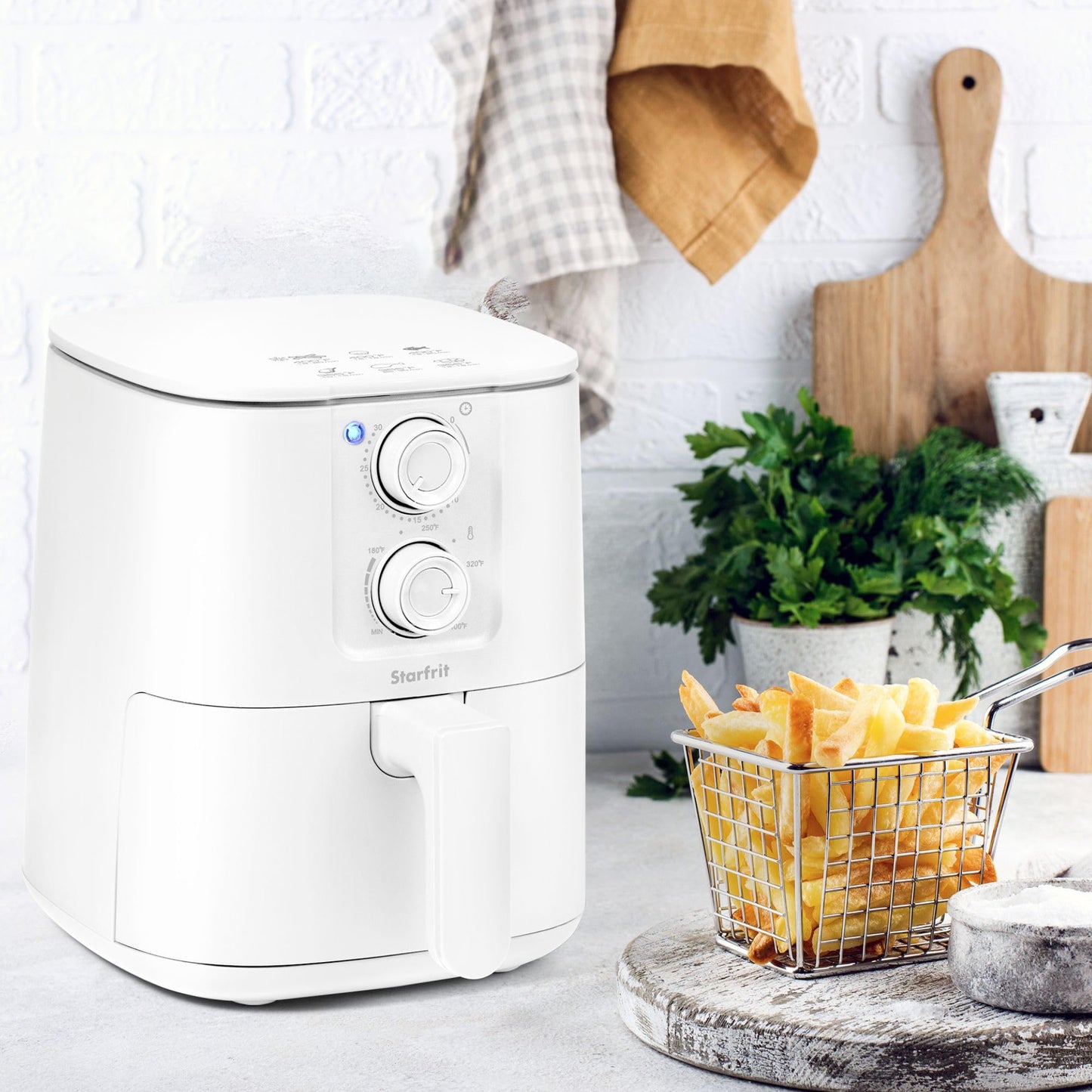 Starfrit Electric Air Fryer – 2QT/1.89L Compact Capacity – Adjustable Temperature Control – Removable Non-Stick Basket – 30-Minute Auto Shut-Off - 900 Watts