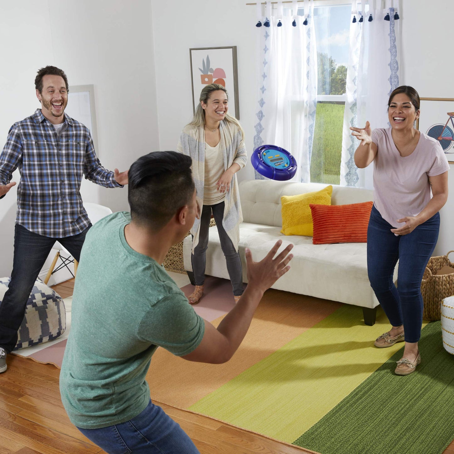 Hasbro Ultimate Catch Phrase Electronic Party Game for Ages 12 and Up, English and French Version