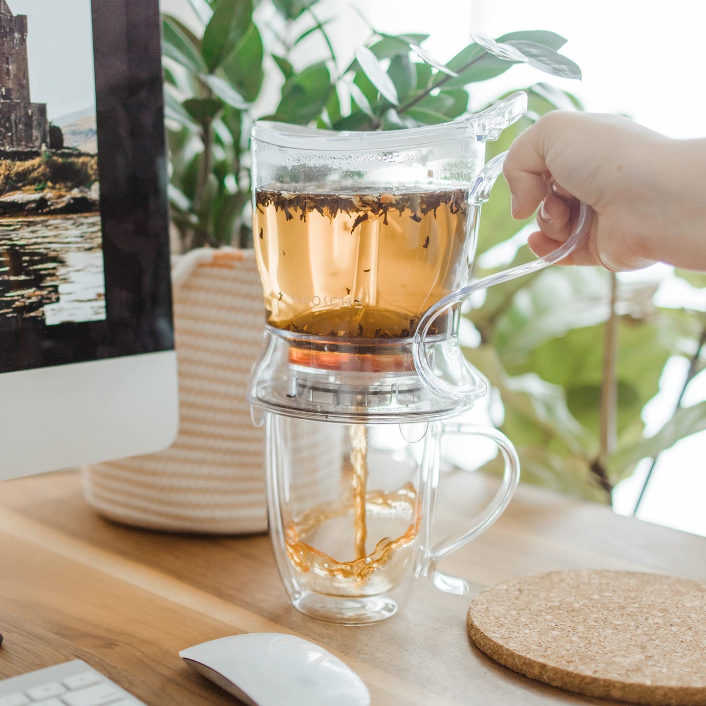 GROSCHE Aberdeen Tea Steeper with Coaster, Loose Leaf Tea Maker Strainer, Teapot, Tea Infuser, Pour Clean Steeper, Food Safe Tritan, BPA PFAS Free. Canadian Brand! 34 fl. oz 1000mL Capacity, Clear
