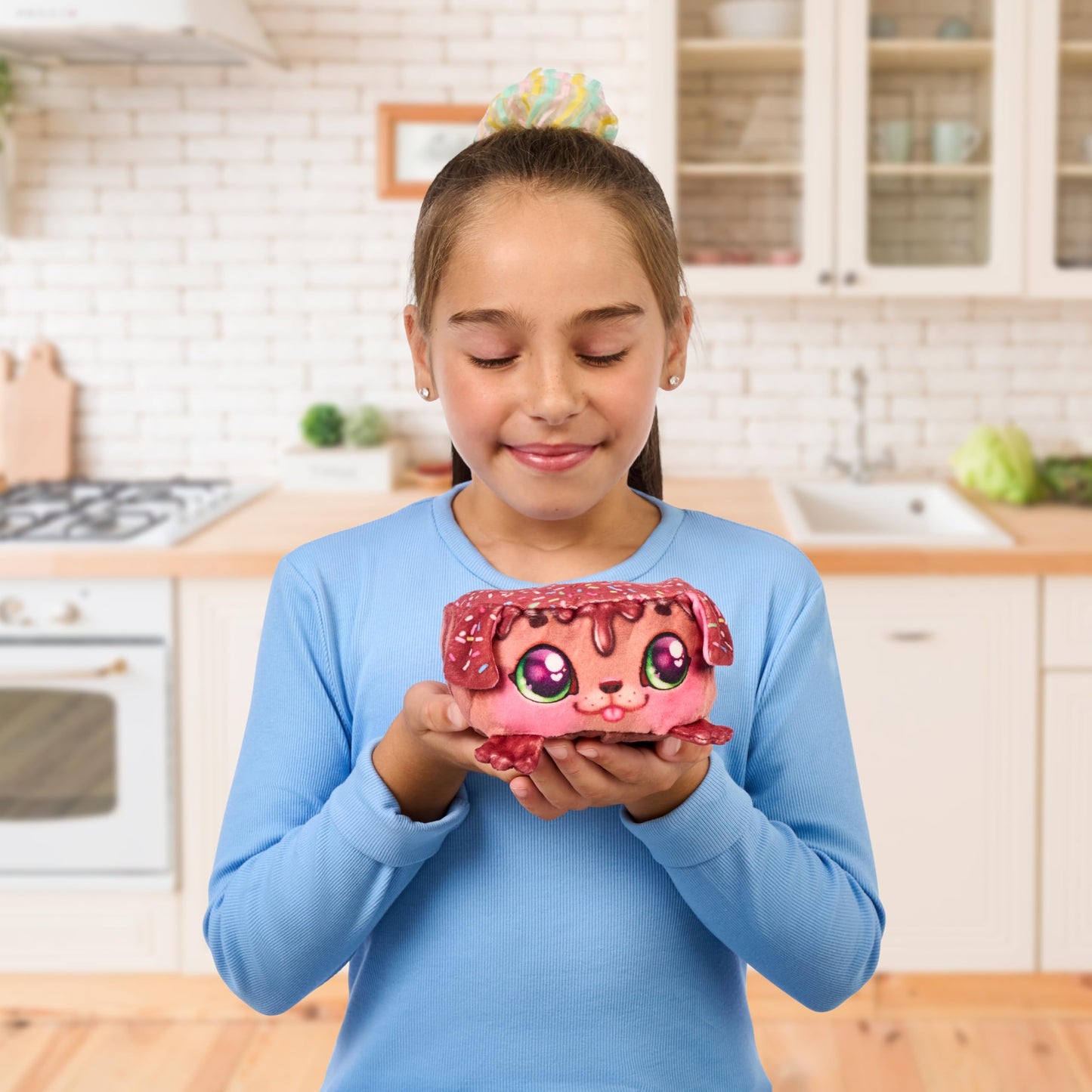 Cookeez Makery Oven for Party Treats, Mix Your Cuddly Friend! Warm up The Dough Mix and Create a Warm, Fragrant Interactive Birthday Cake, What Treat Will it be?