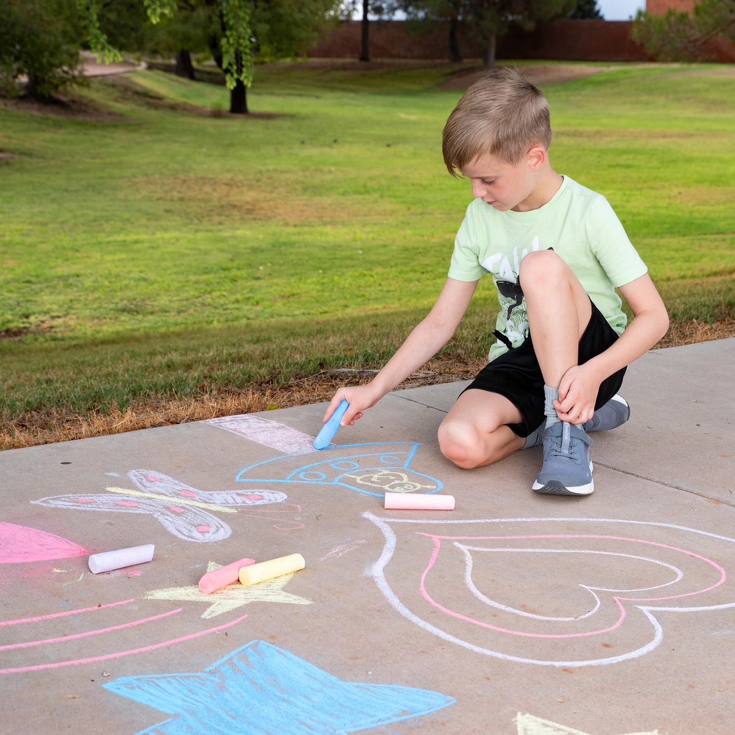 Joyin Toy 120 Pack Giant Box Non-toxic Jumbo Washable Sidewalk Chalk Set in 10 Colors (120 Pieces)